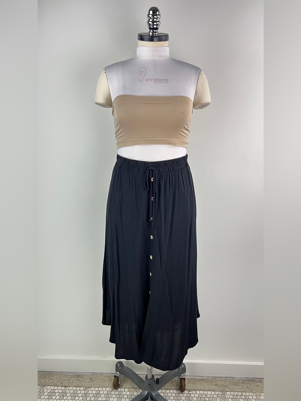 💚 3572. Black Button-Front Midi Skirt